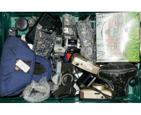 Minolta and other makers. A collection of various 35mm camera bodies:, (a lot)