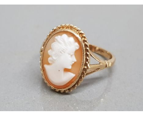 9k yellow gold Shell cameo ring, size M, 2.6g gross