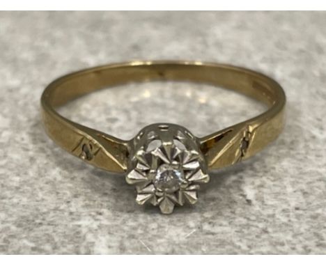 Ladies 9ct gold diamond ring. Size M 1.5G