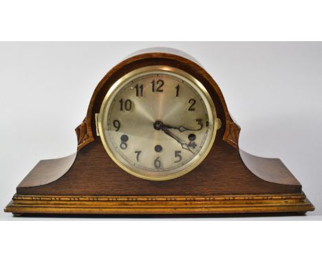 A Mid 20th Century Oak Cased Westminster Chime Mantle Clock, 44cm wide 