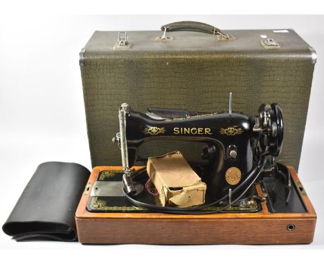 A Vintage Cased Singer Sewing Machine, EE76357 