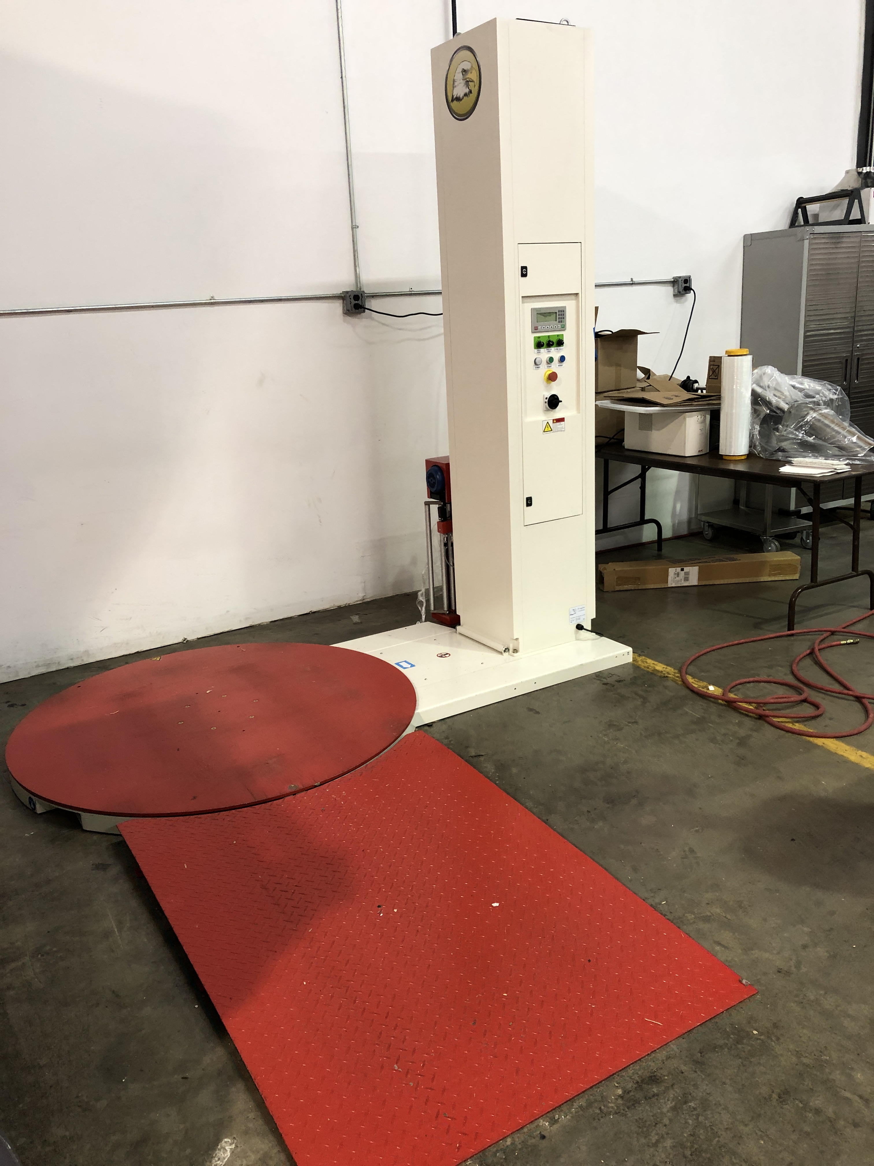 Eagle 2000B SemiAutomatic Pallet Stretch Wrapper. 59" diameter