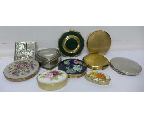 Compacts including Stratton, trinket boxes, etc.