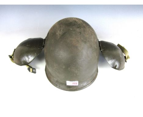 A US Navy gunners' type helmet
