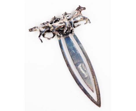 An early 20thC bookmark, with three horse top and arrow stem, continental white metal marked 925, 8cm H.