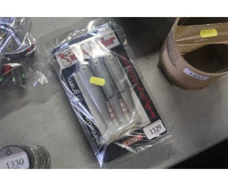 A quantity of sea fishing lures 
