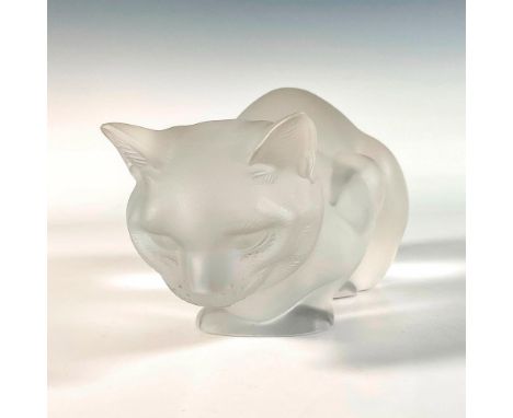 Attentive figural cat in crouch position, in a frosted finish with small intricate details creating a realistic and cozy aest