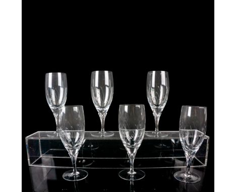 Beautiful set of Gorham crystal water glasses in the Jolie pattern. This item has its original box: 11"L x 7.5"W x 8.5"H. Iss