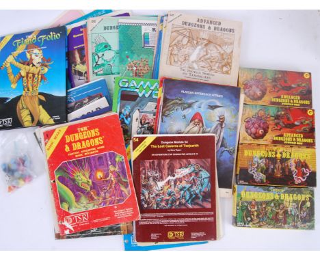 DUNGEONS AND DRAGONS; A good collection of vintage Dungeons & Dragons (and similar) gaming books, role playing manuals, boxed