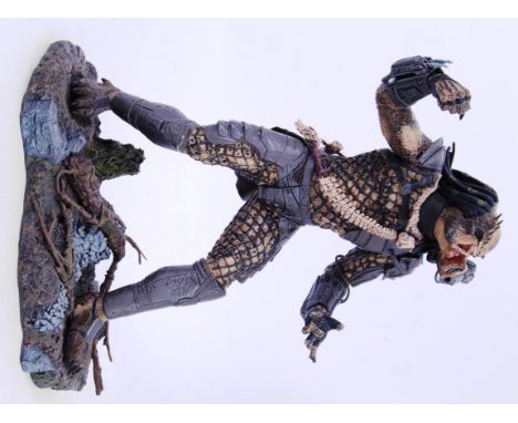 PREDATOR: A good large scale McFarlane Toys made ' Predator ' action figure statue. Complete with dioramic base. Unboxed. 33c