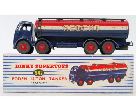 DINKY: A original vintage Dinky Supertoys 942 Foden 14 Ton Tanker ( Regent ). Within the original near mint box.