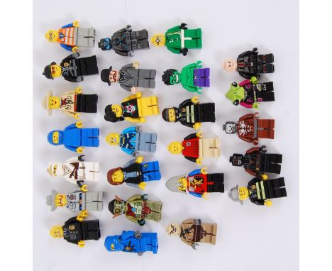 LEGO; A collection of 25x assorted Lego minifigures, to include vintage, Star Wars, Superheroes, Western etc. 