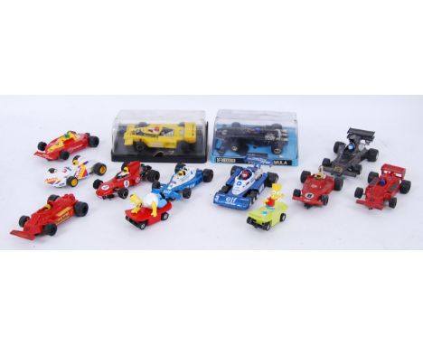 SCALEXTRIC & POLISTIL: A collection of Scalextric cars to include 2x boxed examples, and 11x vintage loose cars to include Si
