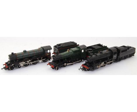 00 GAUGE: A collection of 3x 00 gauge railway trainset locomotives, comprising of; Hornby 61664, Bachmann 7332 and another.