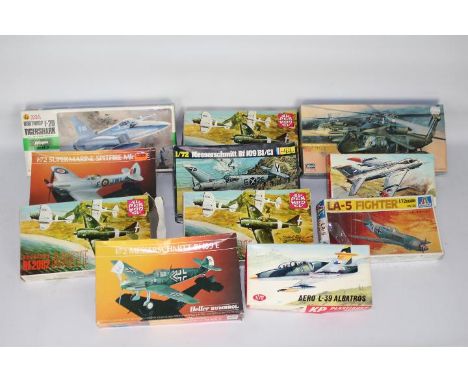 Heller; Hasegawa, Supermodel - 11 boxed 1:72 scale military aircraft plastic model kits. Lot includes Hasegawa #D021-500 Nort