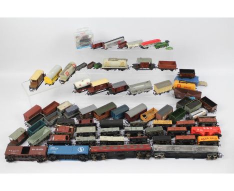 Hornby - Tri Ang - Playcraft - Peco - Grafar - Graham Farish - Bachmann - Lima - An excess of 40, '00' Gauge carriages in exc