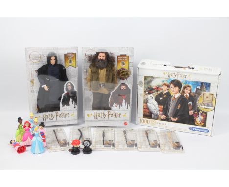 Mattel, Clementoni, Wizarding World - A collection of 11 x mostly boxed Harry Potter Wizarding World items and 7 x unboxed Di