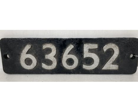 Railwayana: An original cast iron engine plate. British Railways, BR, 63652. From a Class O1 locomotive circa 1950s. Measurin