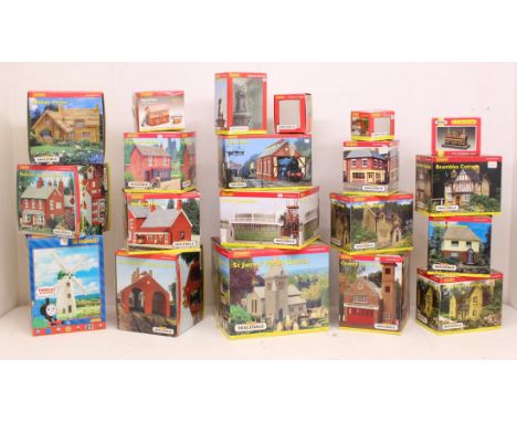 Hornby: A collection of twenty boxed Hornby, OO Gauge Skaledale Model Buildings, including: Double Road Engine Shed, Misdale 