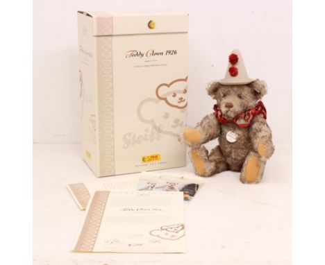 Steiff: A boxed Steiff Teddy Bear, Teddy Clown 1926 Replica, Limited Edition 266 of 3000, Reference 404214. Original box, gen