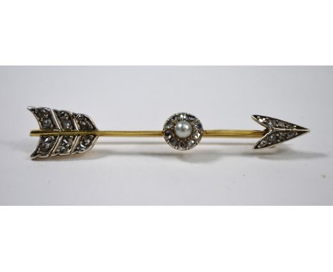 An early 20th century yellow gold arrow brooch, with old cut diamond set quiver and point and diamond and pearl set centrepie