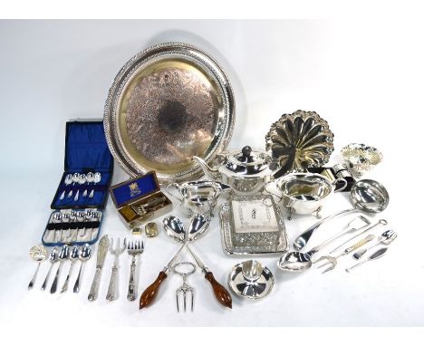 Various oddments of silver including cased pair of napkin rings, flatware, etc., to/w an epns three-piece tea service, circul