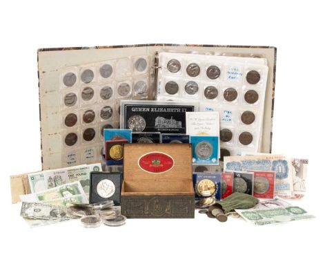 ASSORTED COINAGE & BANKNOTES, including 21 commemorative crowns/medallions mostly encapsulated, a ring binder containing nume