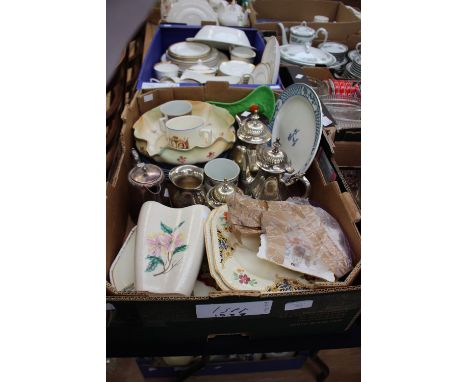 A box of assorted ceramics, comprising Crown Devon Fieldings, Commemorative dish, Myott blue and white plates, silver plated 