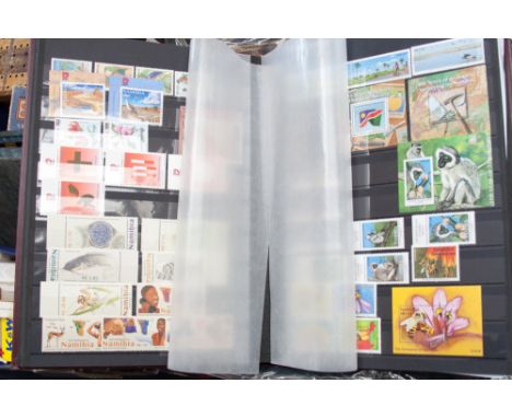 ***REOFFER MAY £80/120***  Superb MNH South Africa collection inc m/s. High level of completion from 1968 to 2007 STC £1050 b