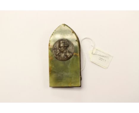 An onyx easel set with a metal plaque of Napoleon, 10cm high