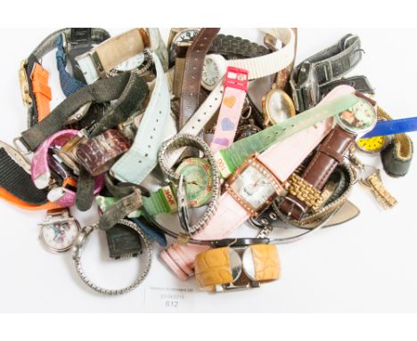 ***REOFFER MAY £10/20*** A good bag of contemporary ladies and gentlemen's wrist watches, including, Aviva, Timex, Casio, Sek