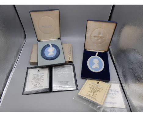 4 Cased Wedgwood Portrait Medallions Princess Anne Marriage 1973 no 1226 0f 2000 ,  Princess Margaret no 804 of 100 , Queens 