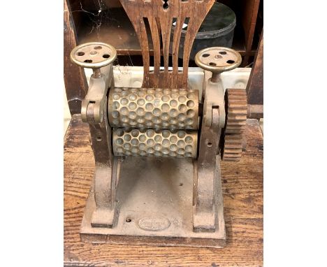 Vintage Italian Pasta ? Roller