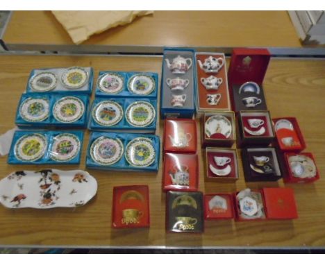 Coalport collection of 'twelve days of christmas' mini picture plates, Caverswall and spode miniatures, all boxed plus coalpo