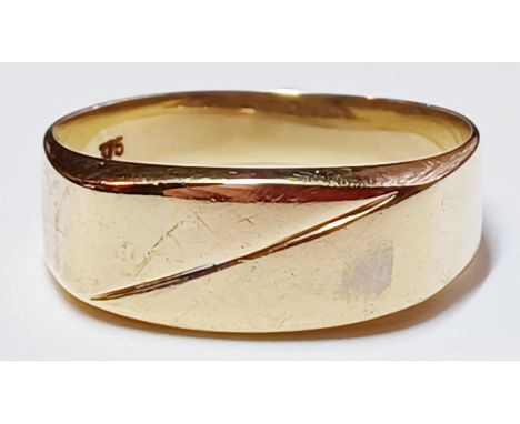 9ct GOLD SIGNET RECTANGULAR RING SIZE S/T 2.5g

THIS LOT IS IN SECURE STORAGE, VIEWING BY APPOINTMENT ONLY
