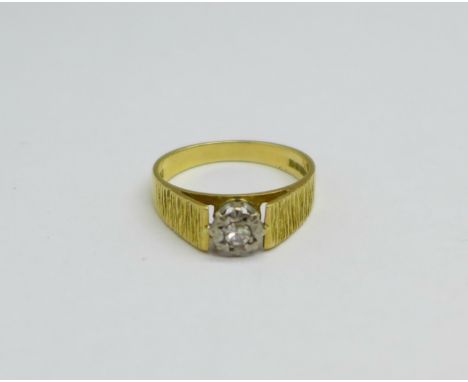 An 18ct gold and diamond ring, 3.2g, L 