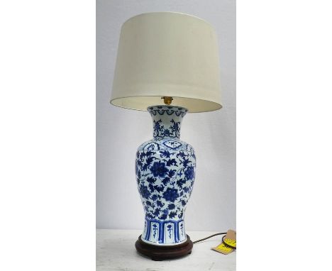 TABLE LAMP, Chinese export style blue and white, overall 76cm H including shade. 
