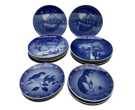 Quantity of Royal Copenhagen Christmas plates together with others from the Mothers Day collection (16)