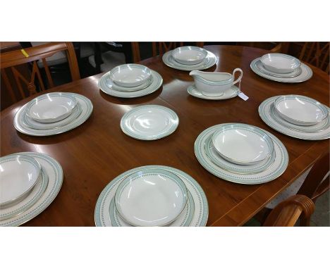 Royal Doulton 'Berkshire' tea and dinner service