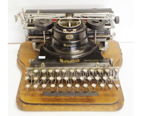 USA Hammond Multiplex typewriter on original wooden base and with original wooden cover, Circa 1913.