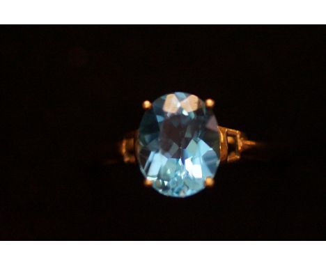 9ct gold ring set with large Blue stone, size- P