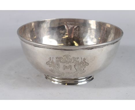 A GEORGE I SILVER CIRCULAR BOWL 7.75ins diameter, with period crest. London 1721. Maker: James Smith. Weight: 16ozs.