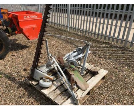 FINGER BAR MOWER - WE ARE INFORMED THIS WAS REMOVED FROM A FERGUSON TRACTOR