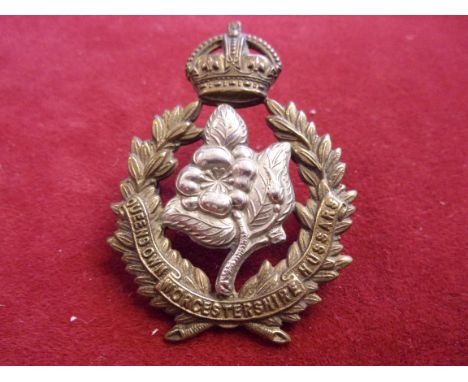 Queen's Own Worcestershire (Yeomanry) Hussars Cap Badge (Bi-metal), two lugs. K&amp;K: 1458