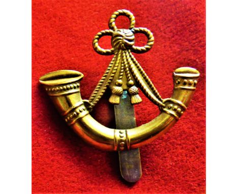Oxfordshire and Buckinghamshire Light Infantry 1st Battalion Other Ranks WWI Cap Badge (Gilding-metal), slider and F.E. Woodw