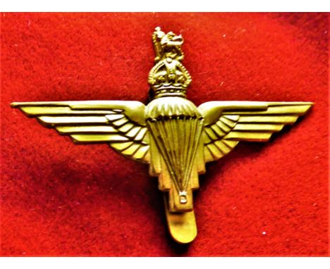 Parachute Regiment WWII Officers Beret Badge (Gilding-metal), slider. K&amp;K: 2059-Repro