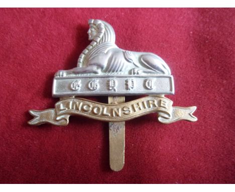 Lincolnshire Regiment WWI Forage Cap Badge (Bi-metal), slider. K&amp;K: 600 