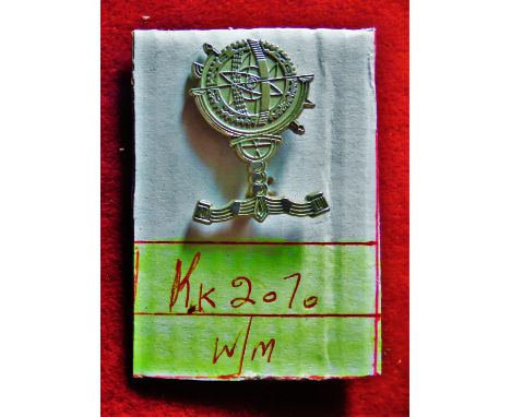 No.1 Demolition Squadron (Popski's Private Army) Second World War Commando Officers Badge (White-metal). A scarce cap badge. 