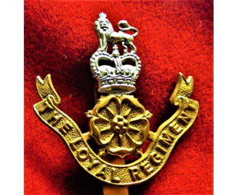 Loyal Regiment (The Queen's North Lancashire) EIIR Cap Badge (Bi-metal), slider K&amp;K: 2007