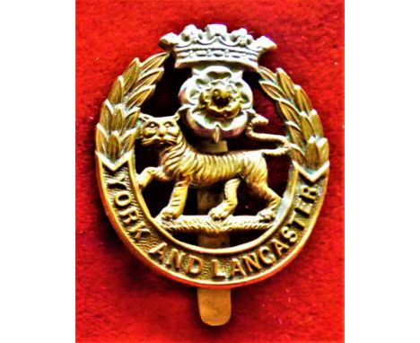York and Lancaster Regiment WWI Forage Cap Badge ((Bi-metal), slider. K&amp;K: 679